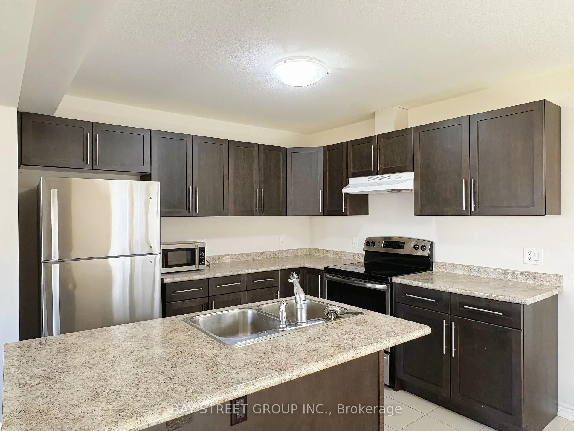 Photo 3 of 30 Elderberry Road, Thorold, Confederation Heights — HOMEH