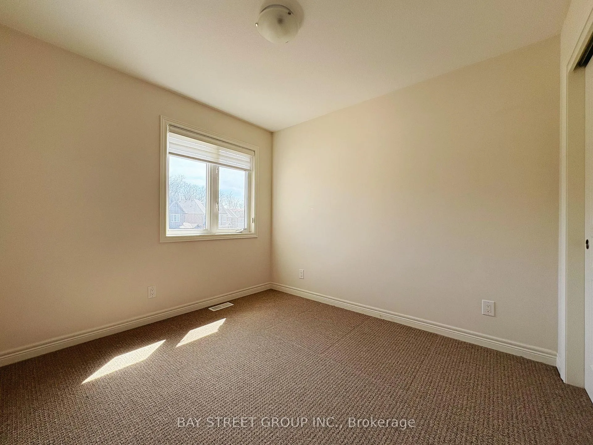Photo 10 of 30 Elderberry Road, Thorold, Confederation Heights — HOMEH