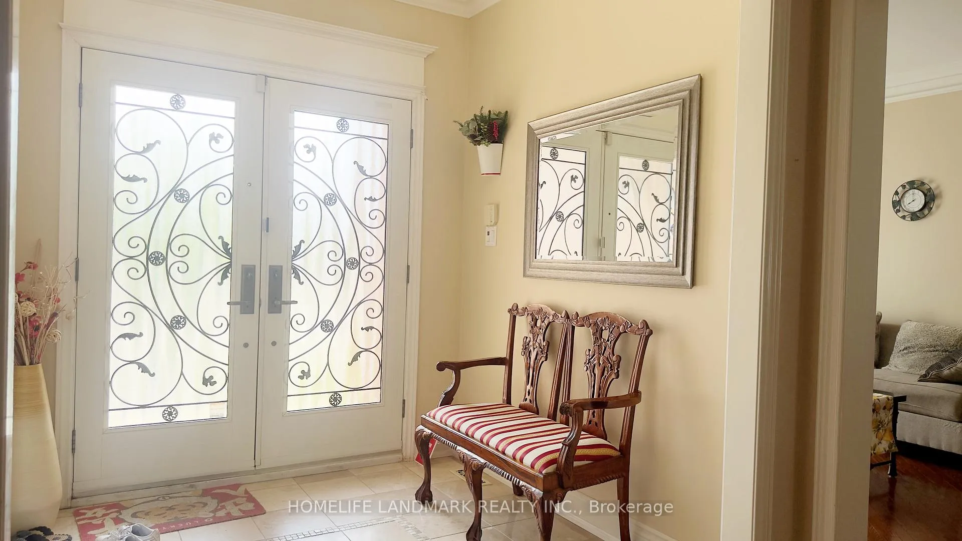 Photo 2 of 136 Worth Boulevard, Vaughan, Beverley Glen — HOMEH