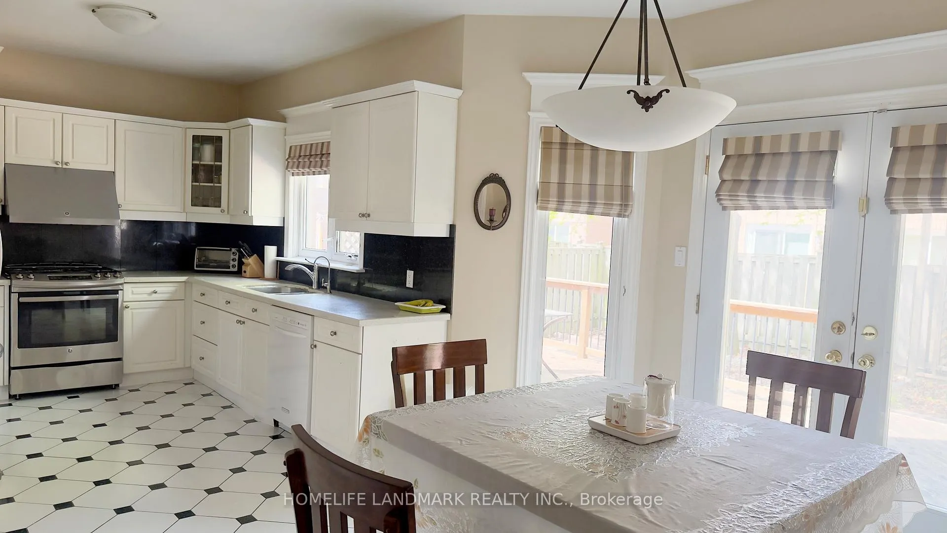 Photo 8 of 136 Worth Boulevard, Vaughan, Beverley Glen — HOMEH