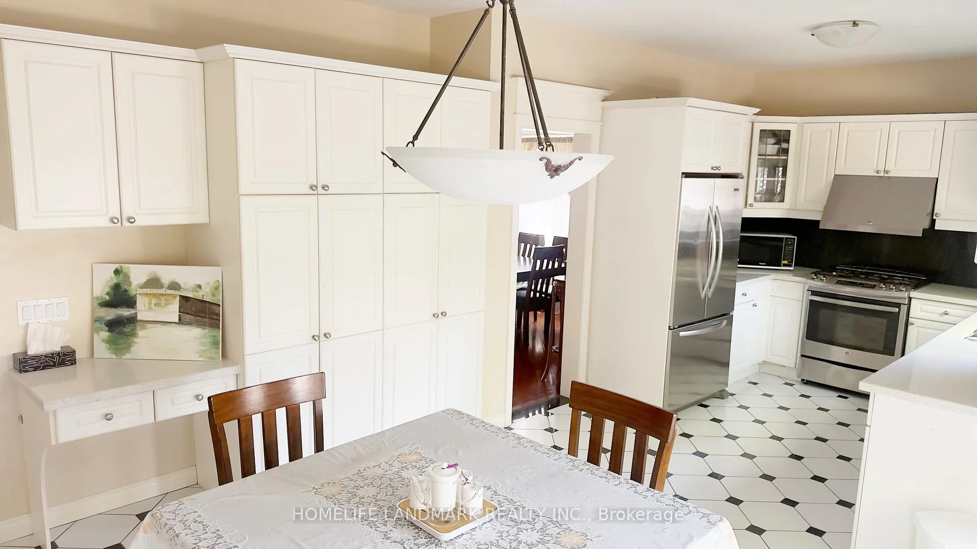 Photo 9 of 136 Worth Boulevard, Vaughan, Beverley Glen — HOMEH
