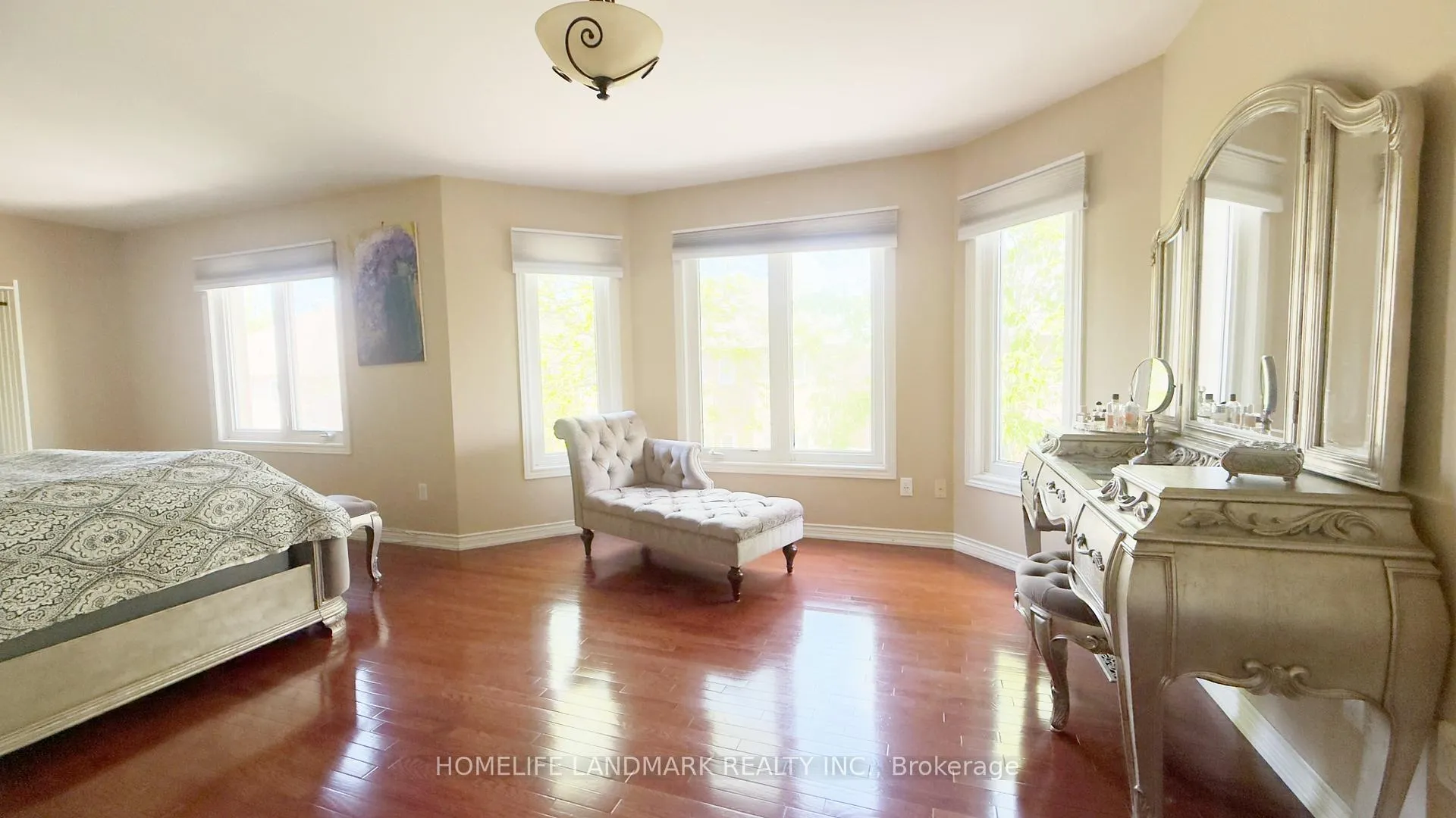 Photo 15 of 136 Worth Boulevard, Vaughan, Beverley Glen — HOMEH