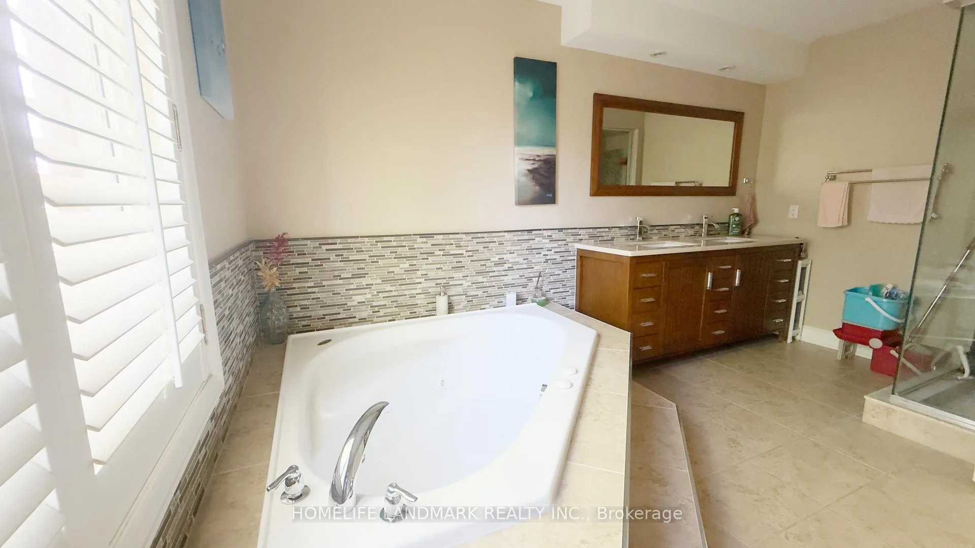 Photo 16 of 136 Worth Boulevard, Vaughan, Beverley Glen — HOMEH