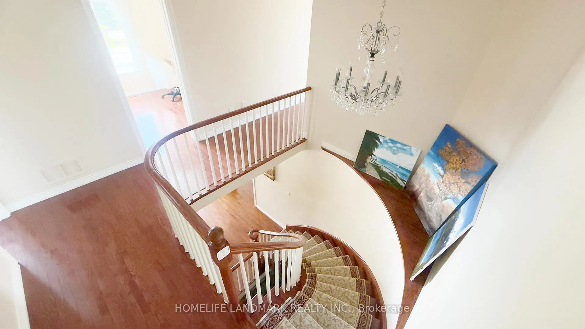 Photo 18 of 136 Worth Boulevard, Vaughan, Beverley Glen — HOMEH