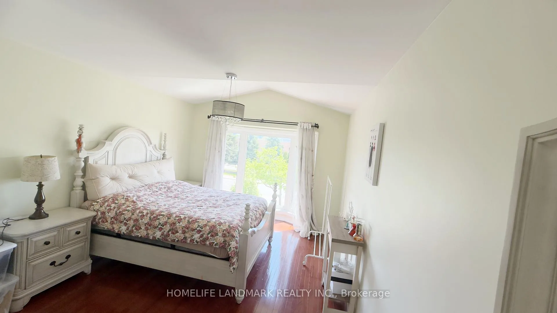 Photo 21 of 136 Worth Boulevard, Vaughan, Beverley Glen — HOMEH
