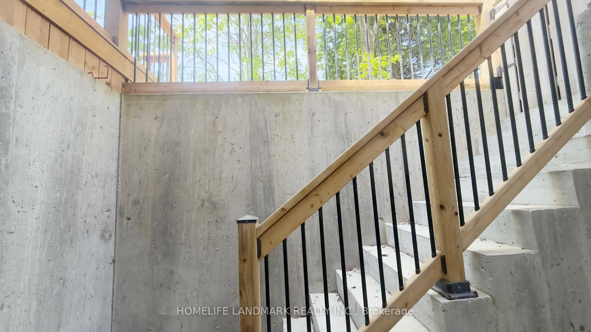Photo 30 of 136 Worth Boulevard, Vaughan, Beverley Glen — HOMEH
