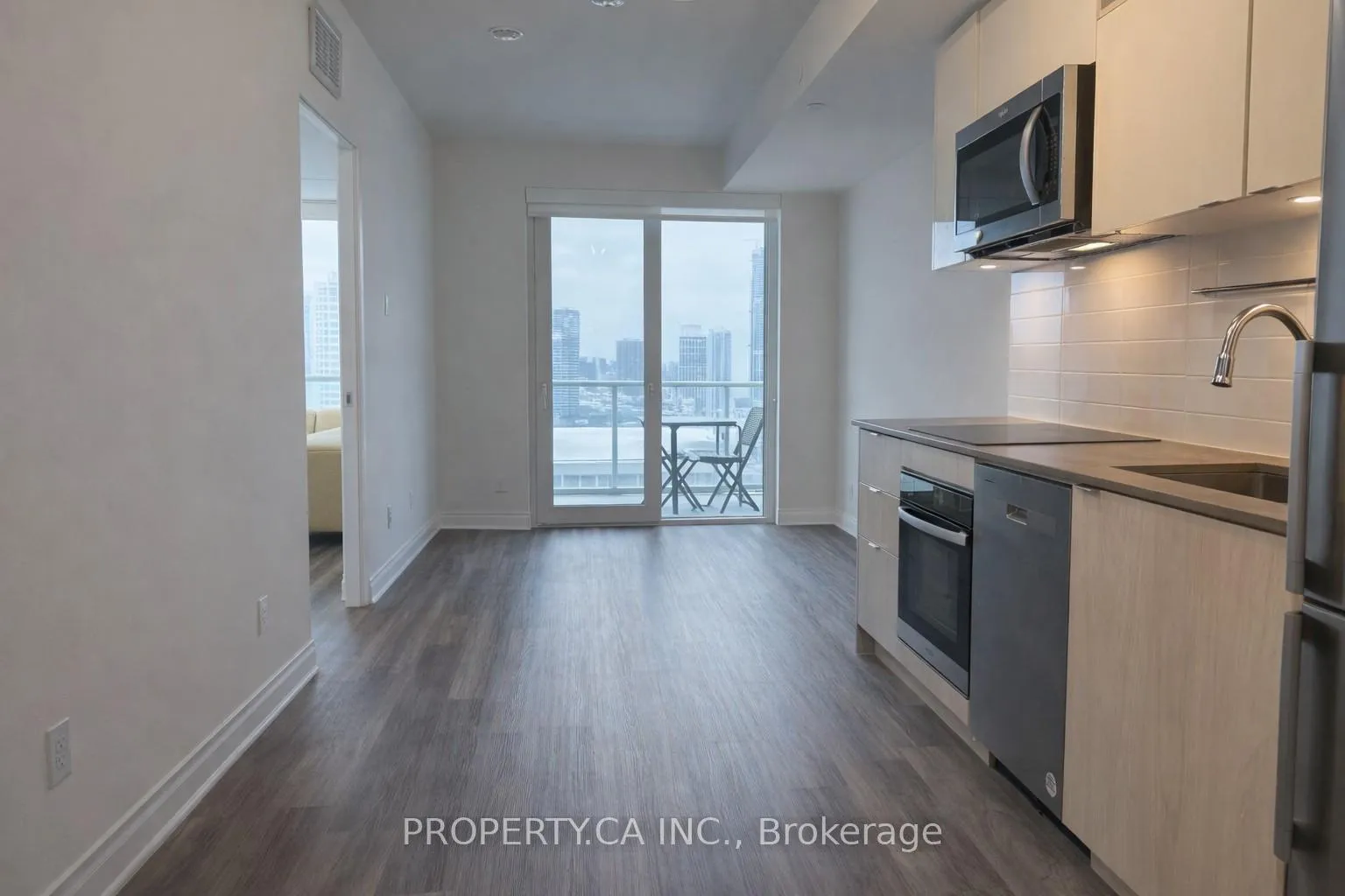 Front of Unit 4509, 100 Dalhousie Street