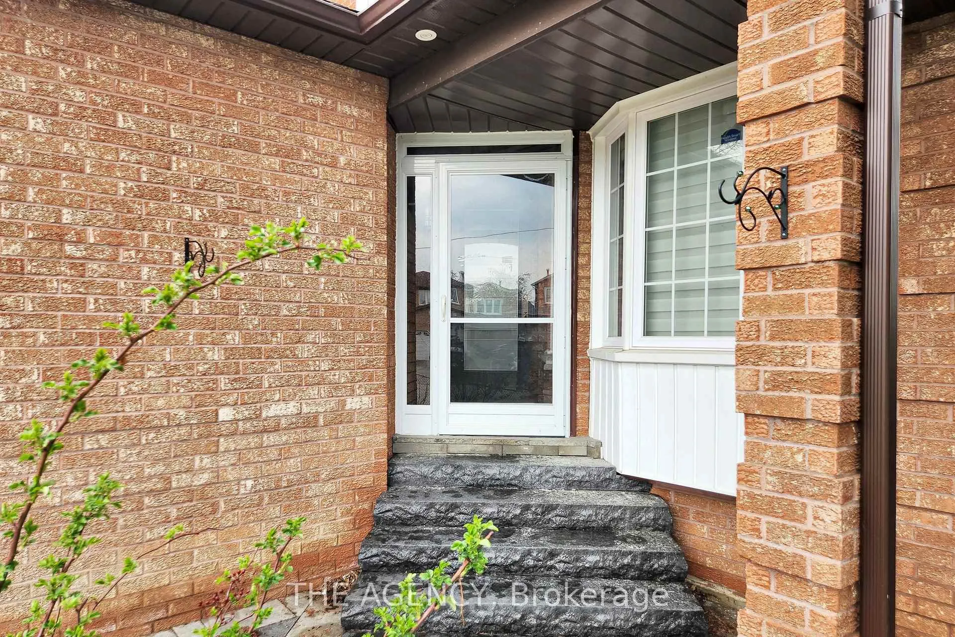 Photo 3 of Unit Upper, 1641 Pepperwood Gate, Pickering, Brock Ridge — HOMEH