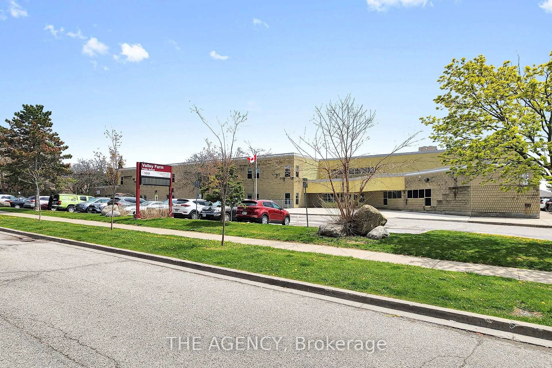 Photo 46 of Unit Upper, 1641 Pepperwood Gate, Pickering, Brock Ridge — HOMEH
