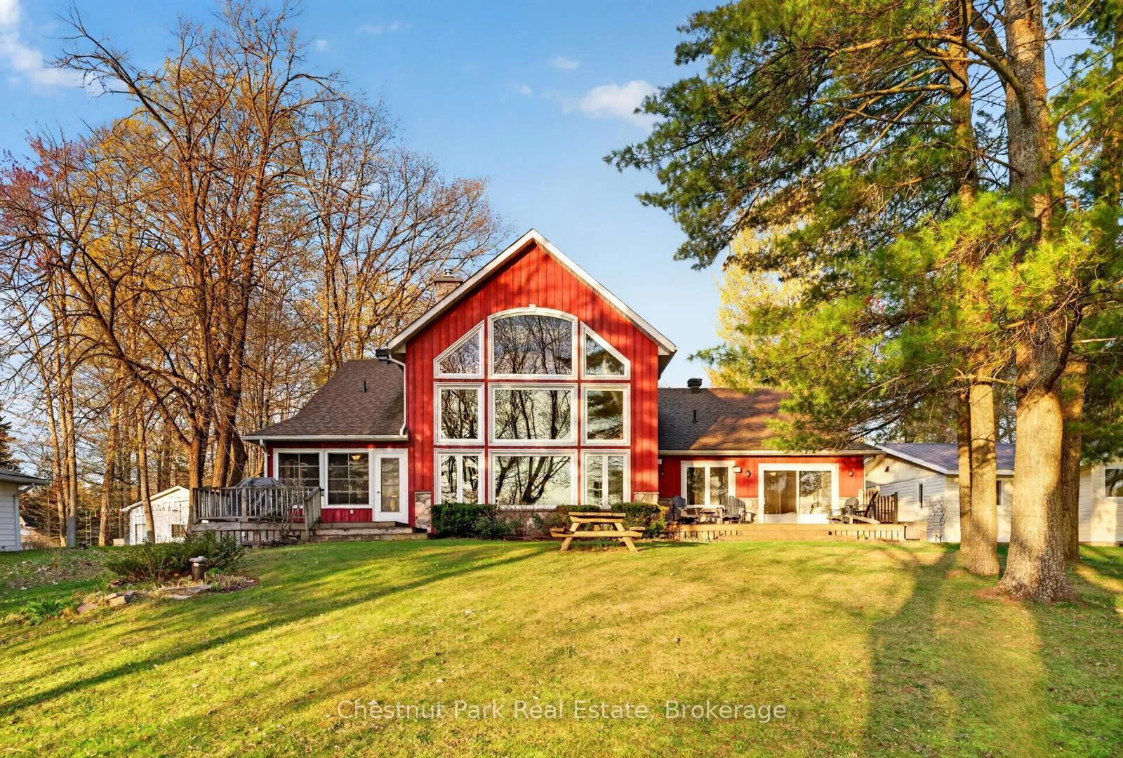 Photo 4 of 3547 Lauderdale Point Crescent, Severn, Washago — HOMEH