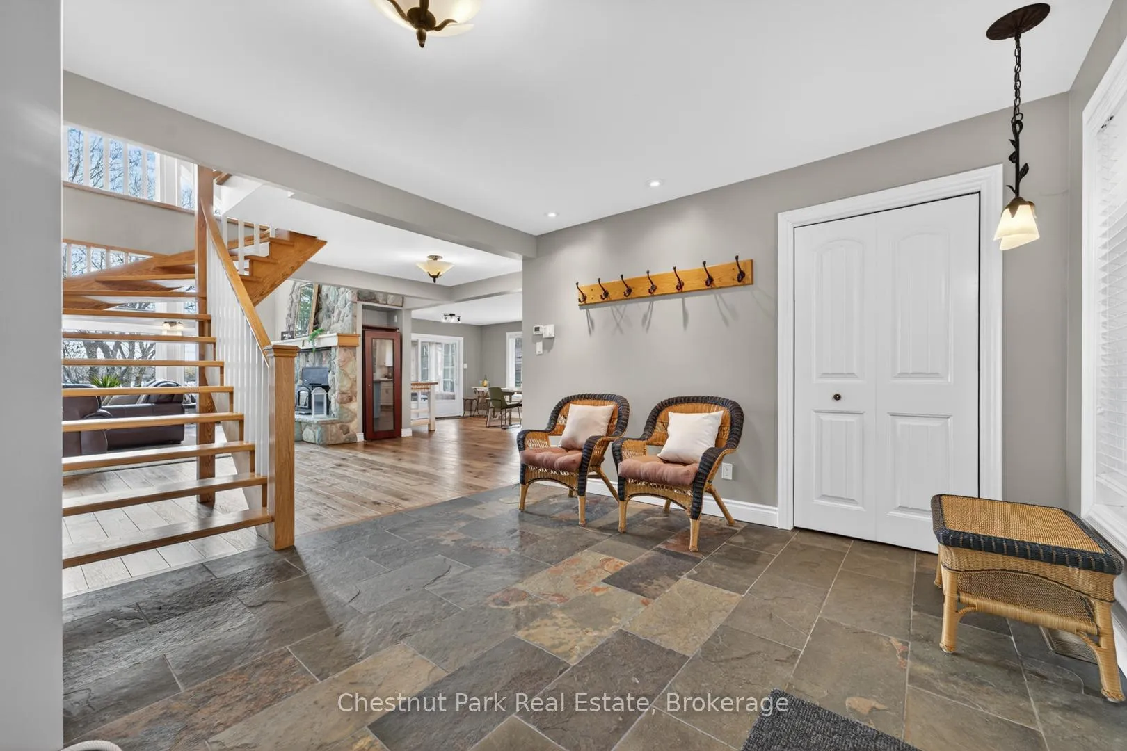 Photo 9 of 3547 Lauderdale Point Crescent, Severn, Washago — HOMEH