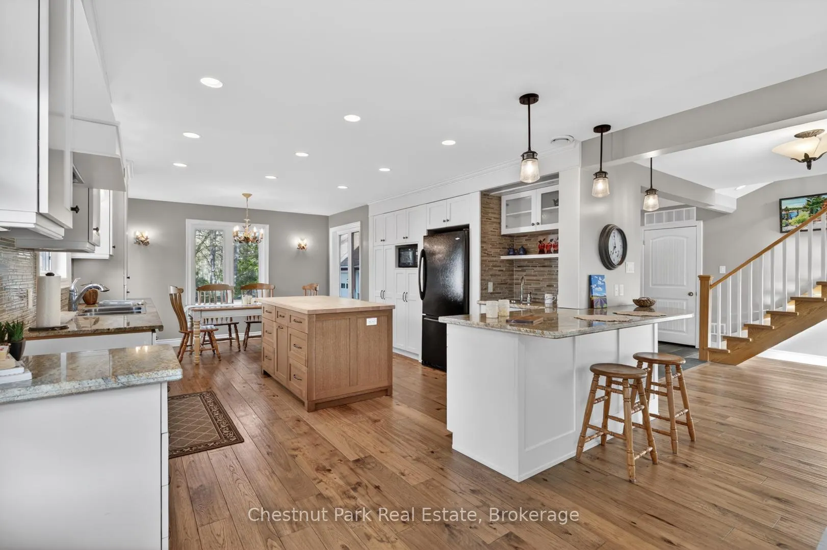 Photo 11 of 3547 Lauderdale Point Crescent, Severn, Washago — HOMEH