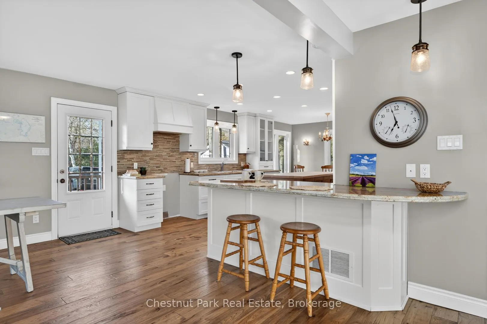 Photo 18 of 3547 Lauderdale Point Crescent, Severn, Washago — HOMEH