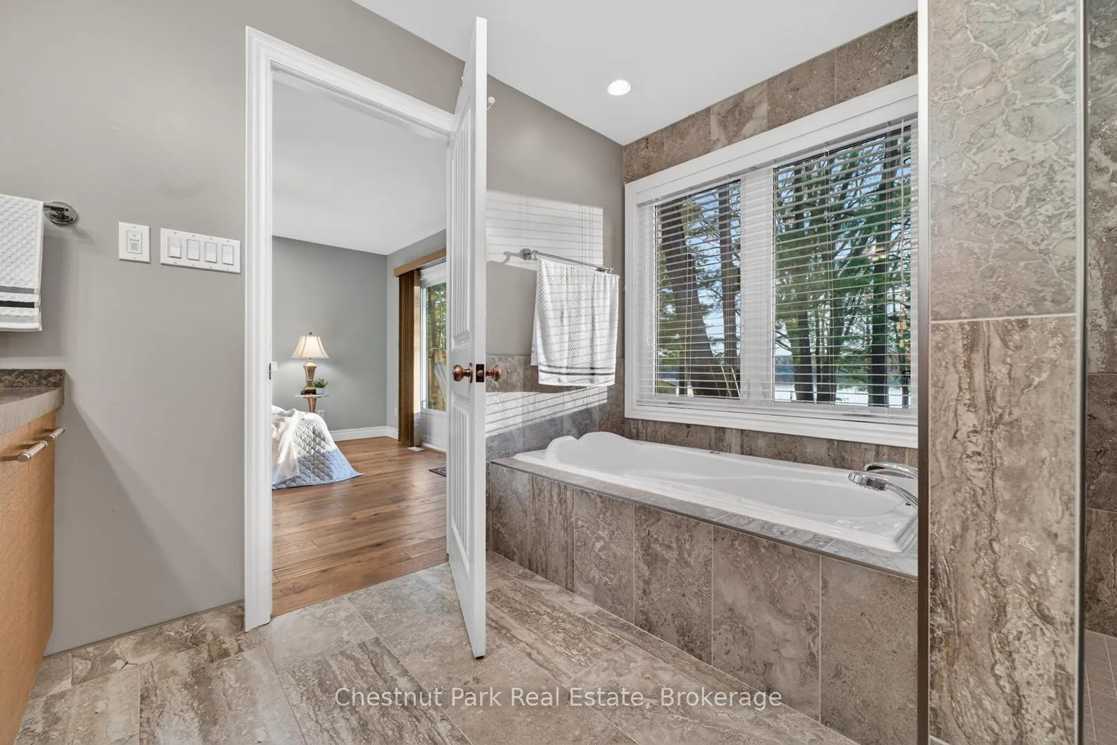 Photo 29 of 3547 Lauderdale Point Crescent, Severn, Washago — HOMEH