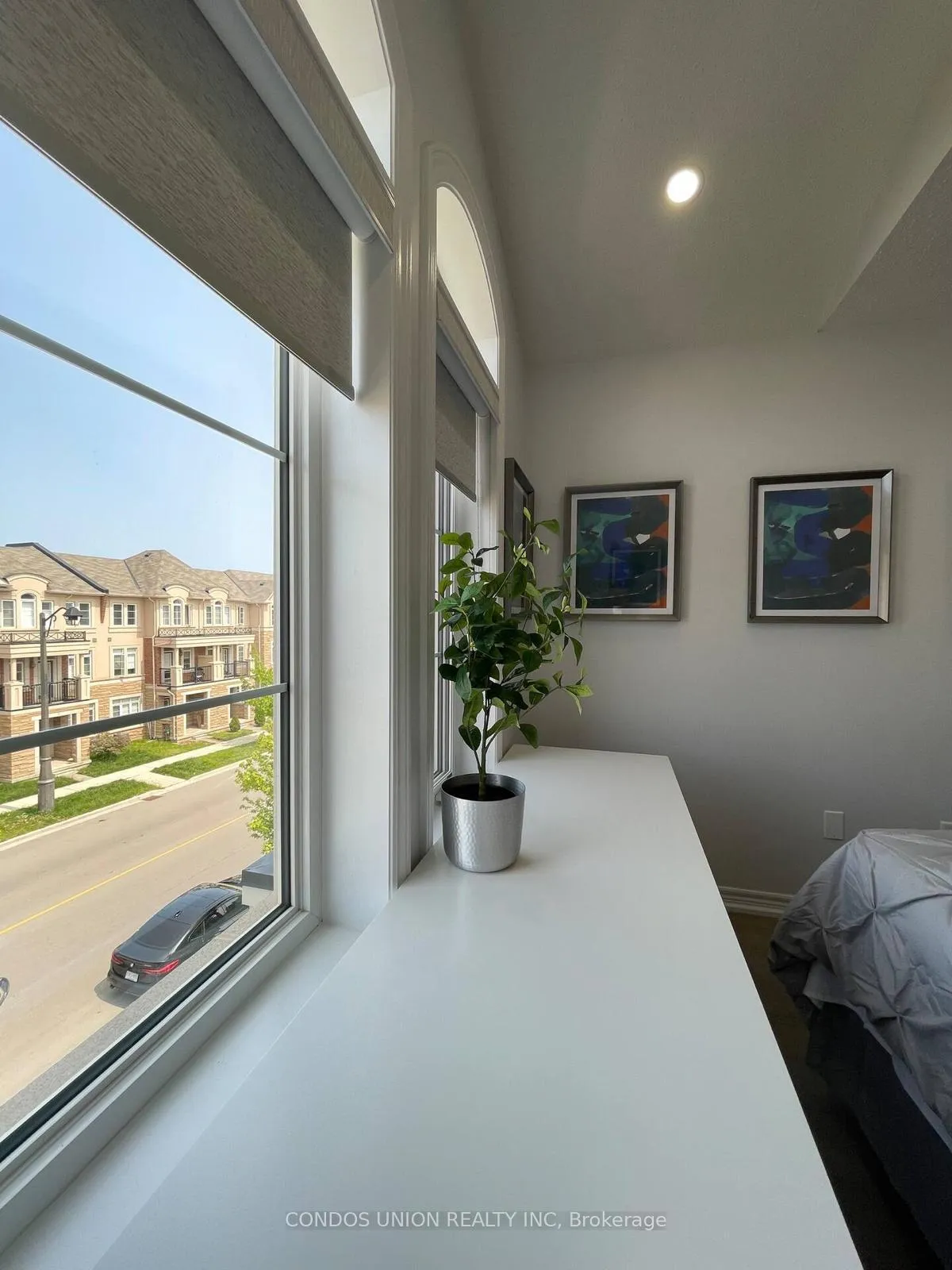 Photo 4 of 3092 Preserve Drive W, Oakville, Glenorchy — HOMEH