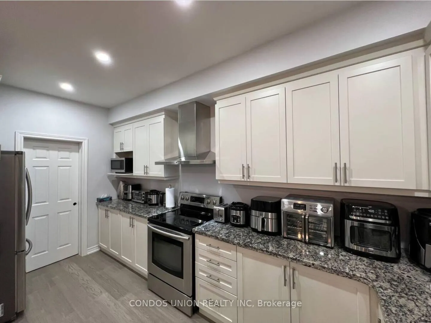 Photo 9 of 3092 Preserve Drive W, Oakville, Glenorchy — HOMEH
