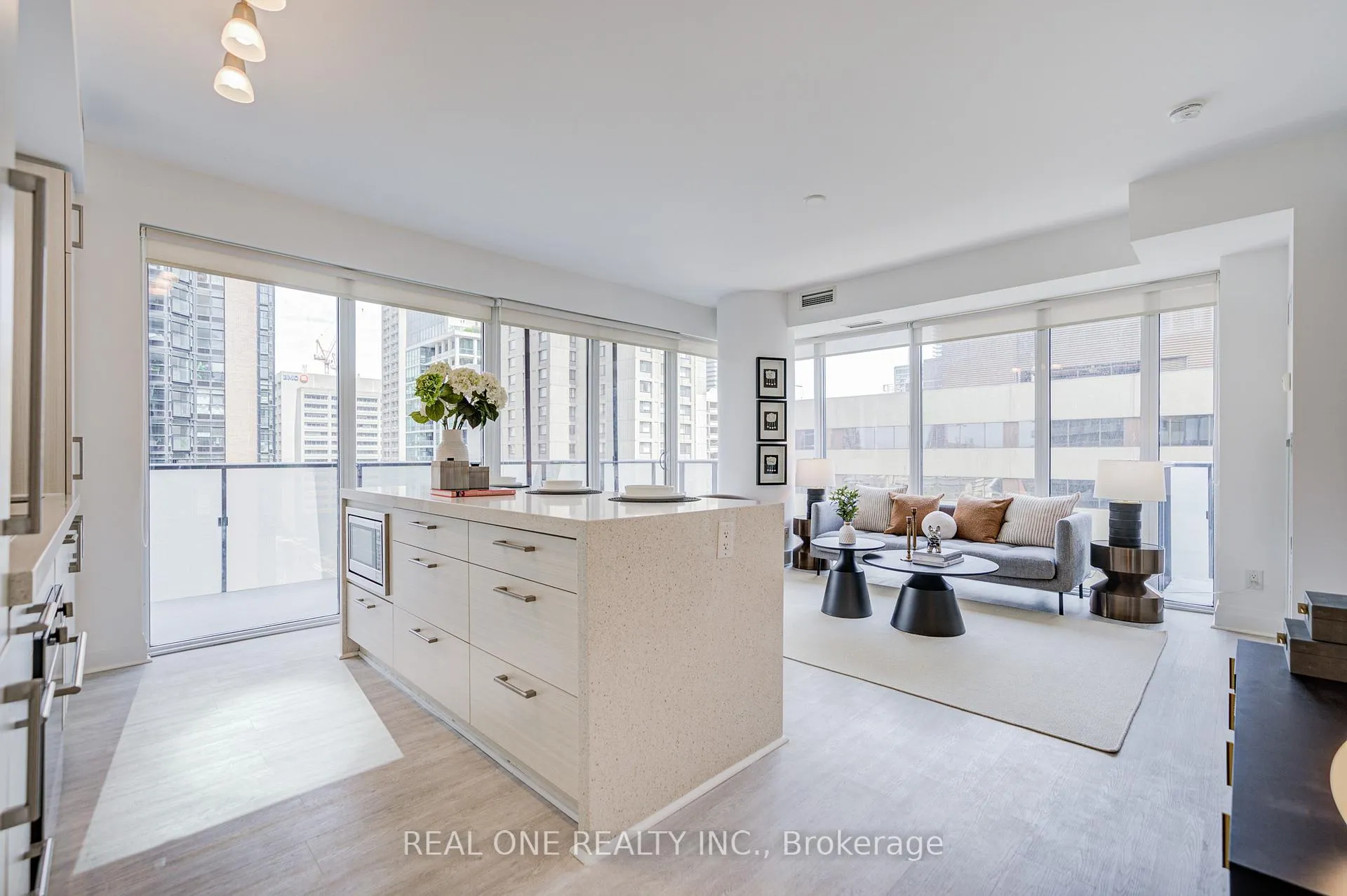 Photo 1 of Unit 1510, 1080 Bay Street, Toronto, Bay Street Corridor — HOMEH