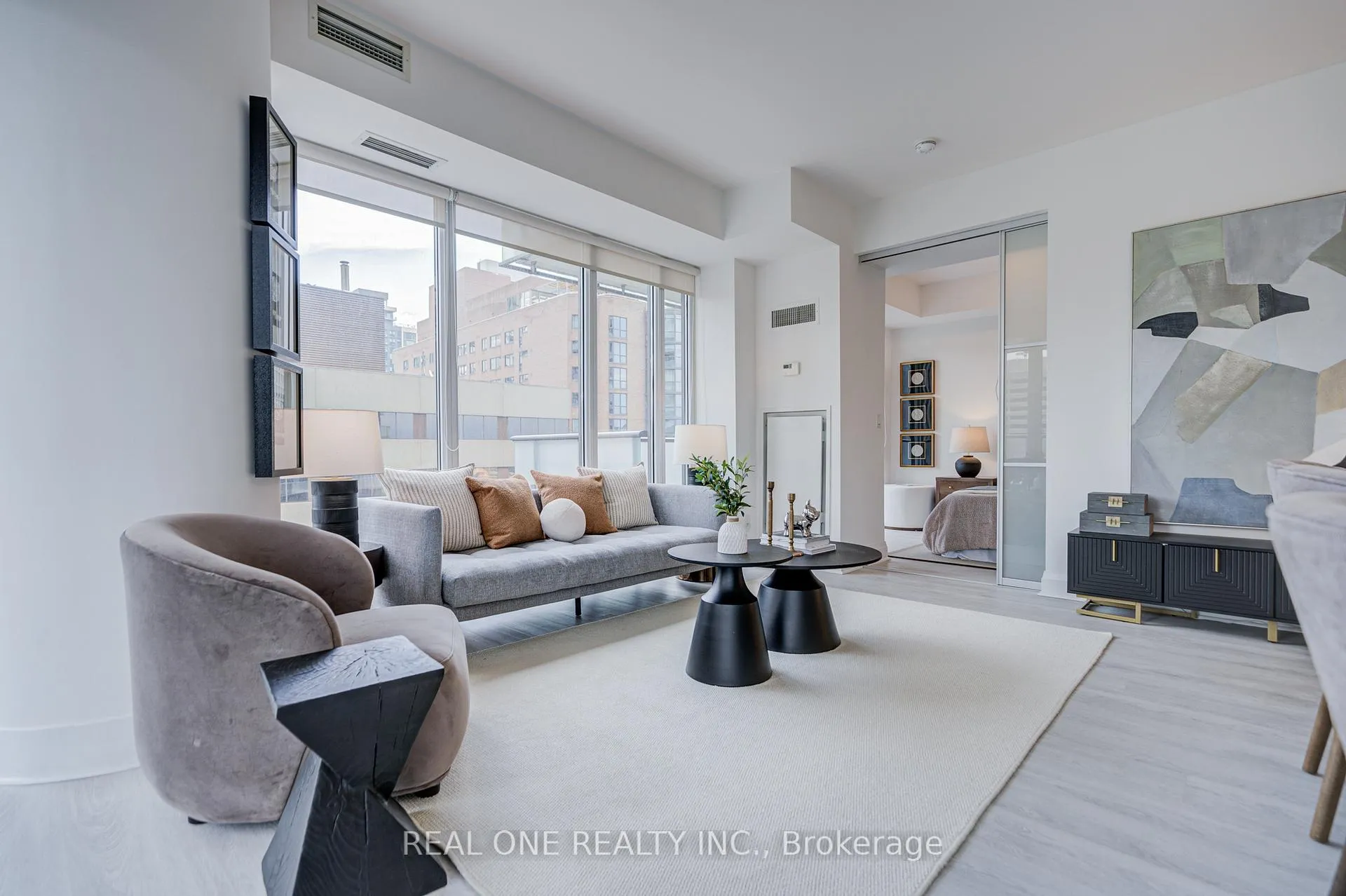 Photo 6 of Unit 1510, 1080 Bay Street, Toronto, Bay Street Corridor — HOMEH