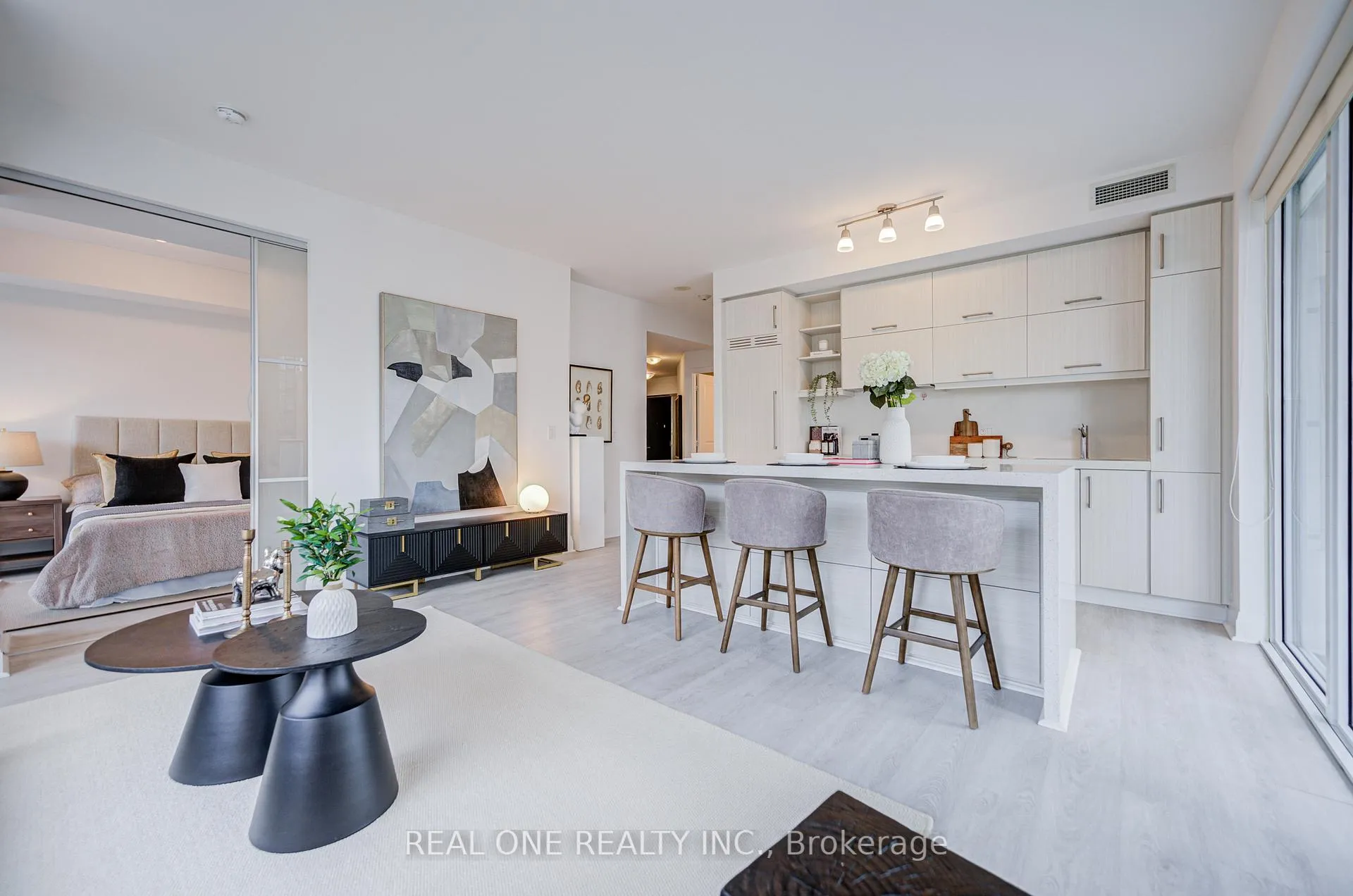 Photo 8 of Unit 1510, 1080 Bay Street, Toronto, Bay Street Corridor — HOMEH