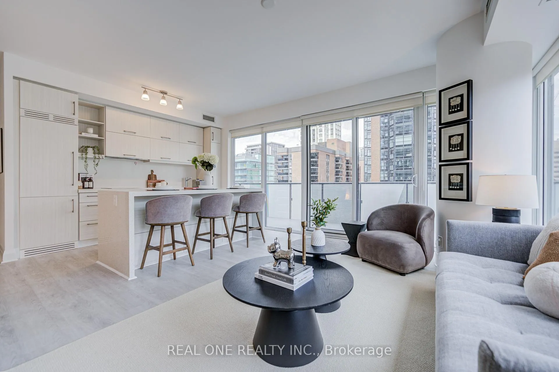 Photo 9 of Unit 1510, 1080 Bay Street, Toronto, Bay Street Corridor — HOMEH