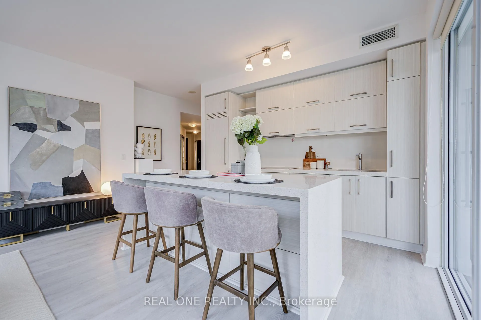 Photo 10 of Unit 1510, 1080 Bay Street, Toronto, Bay Street Corridor — HOMEH