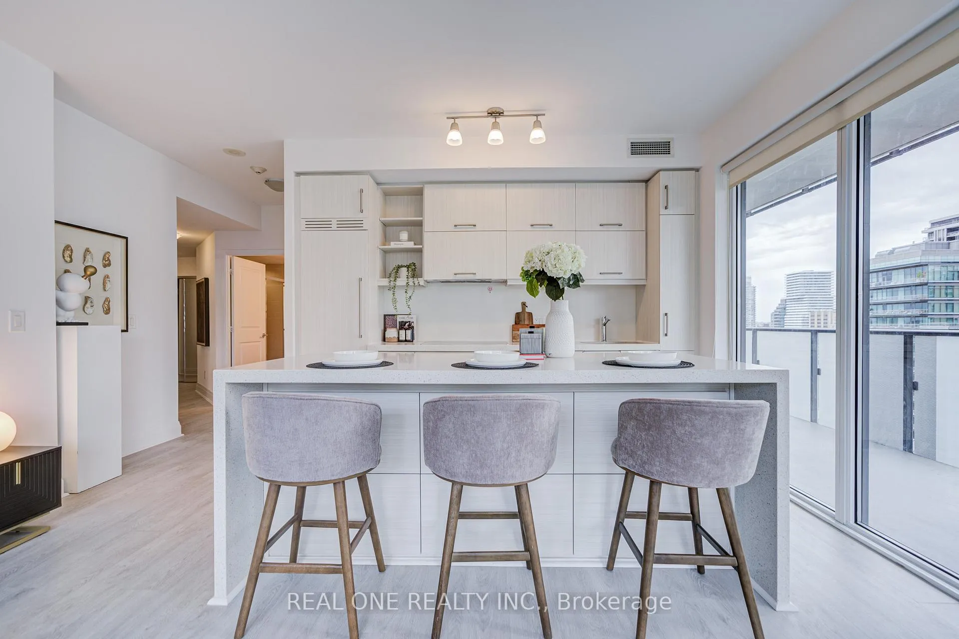 Photo 11 of Unit 1510, 1080 Bay Street, Toronto, Bay Street Corridor — HOMEH