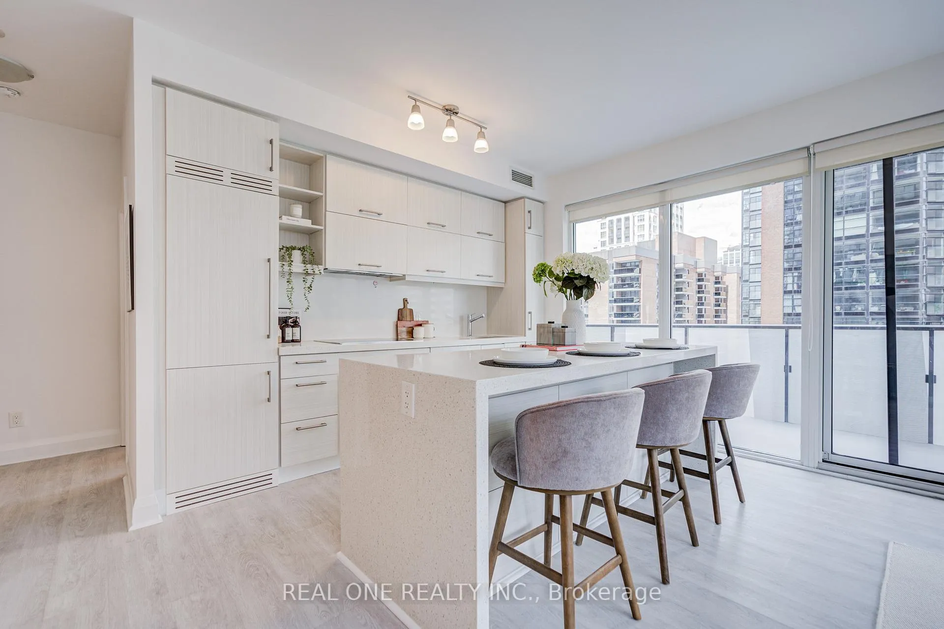 Photo 12 of Unit 1510, 1080 Bay Street, Toronto, Bay Street Corridor — HOMEH