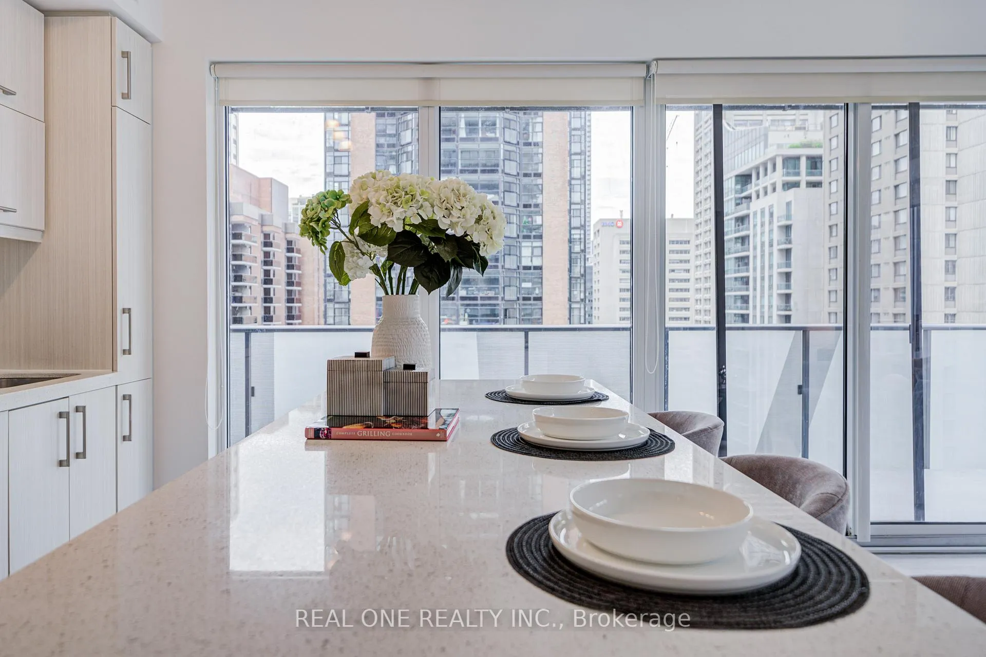 Photo 17 of Unit 1510, 1080 Bay Street, Toronto, Bay Street Corridor — HOMEH