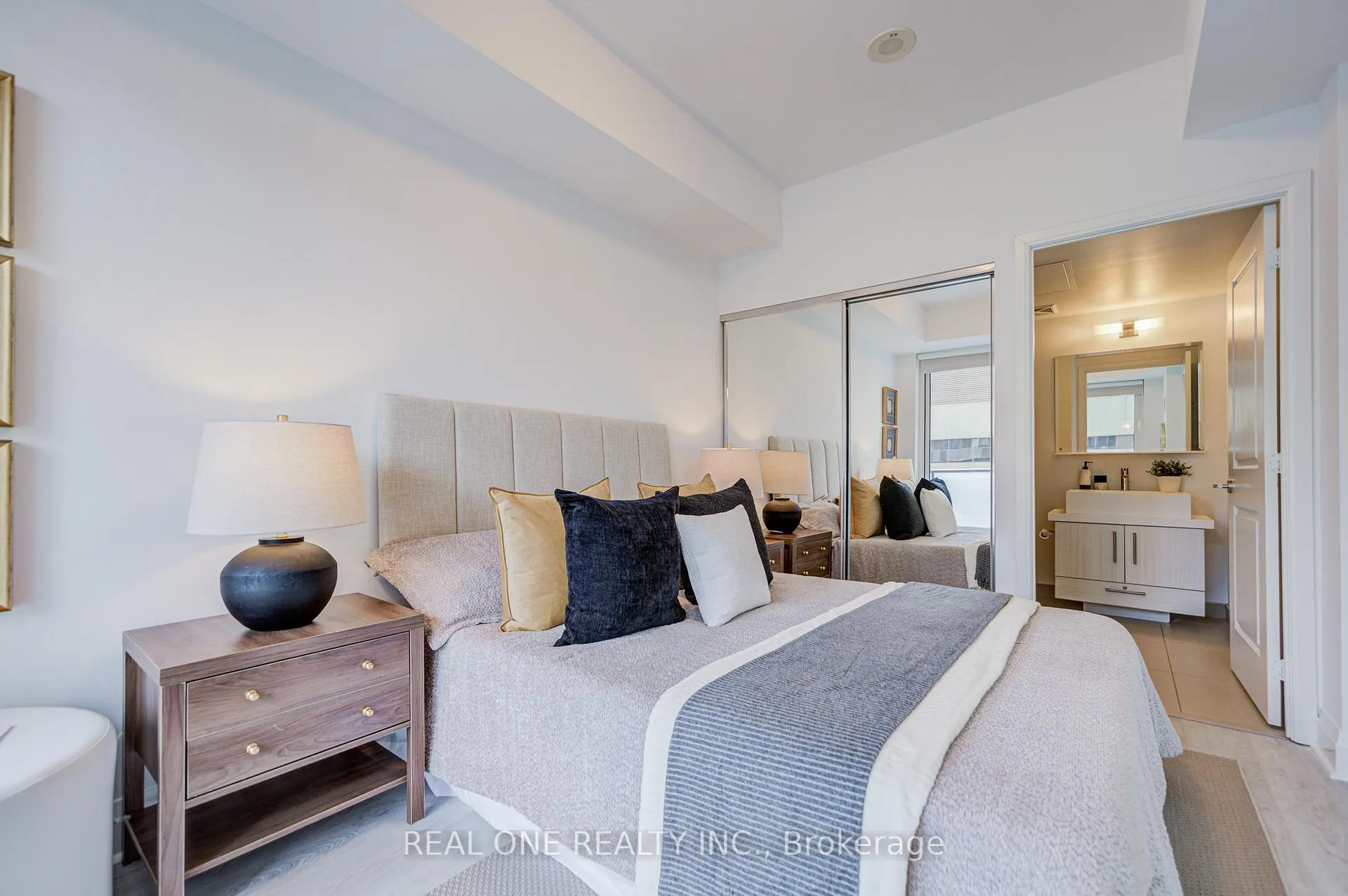 Photo 21 of Unit 1510, 1080 Bay Street, Toronto, Bay Street Corridor — HOMEH