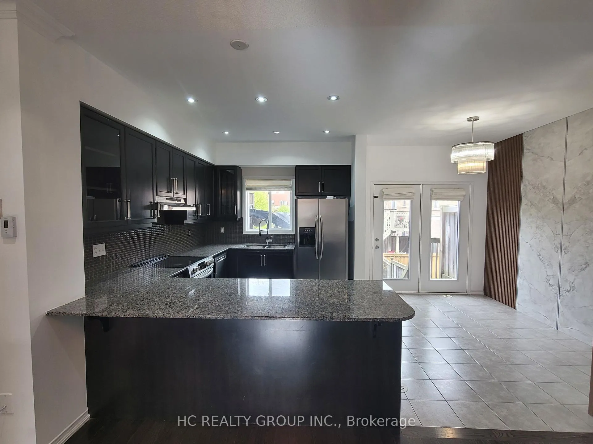 Photo 5 of 227 Dairy Drive, Scarborough, Clairlea-Birchmount — HOMEH
