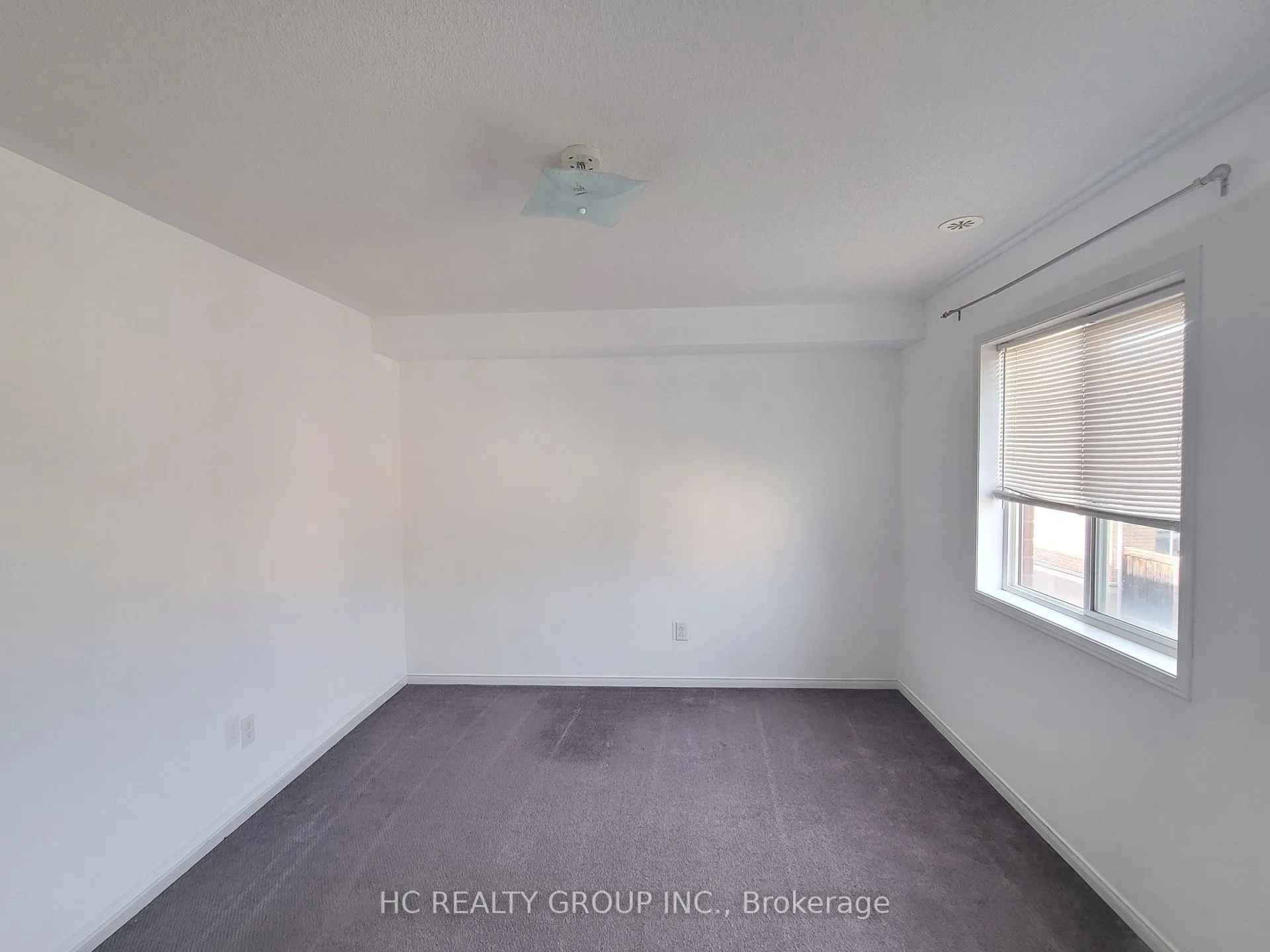Photo 9 of 227 Dairy Drive, Scarborough, Clairlea-Birchmount — HOMEH