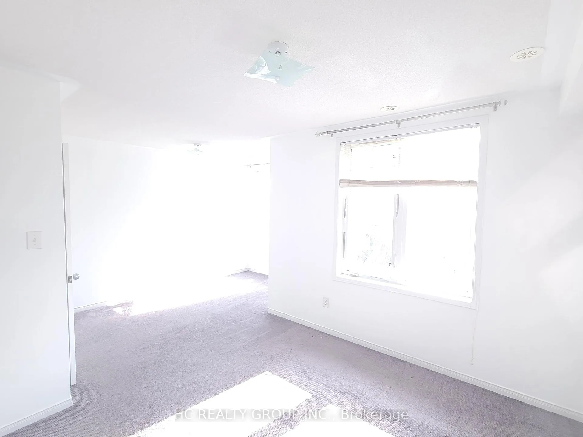 Photo 11 of 227 Dairy Drive, Scarborough, Clairlea-Birchmount — HOMEH
