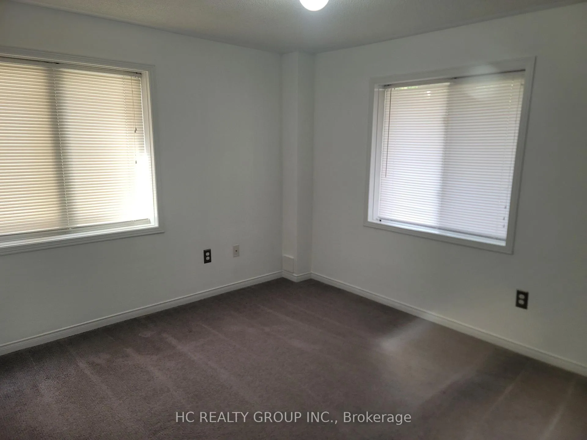 Photo 17 of 227 Dairy Drive, Scarborough, Clairlea-Birchmount — HOMEH