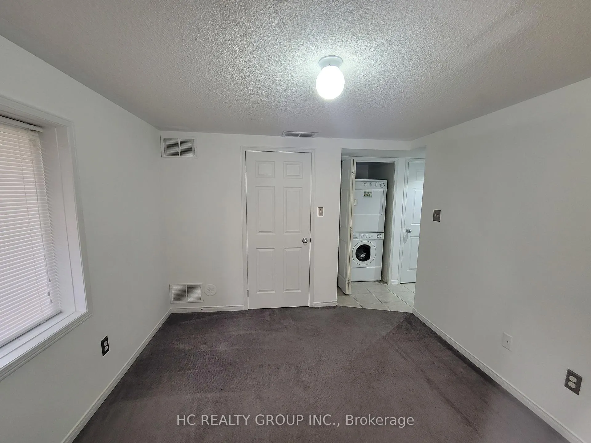 Photo 19 of 227 Dairy Drive, Scarborough, Clairlea-Birchmount — HOMEH