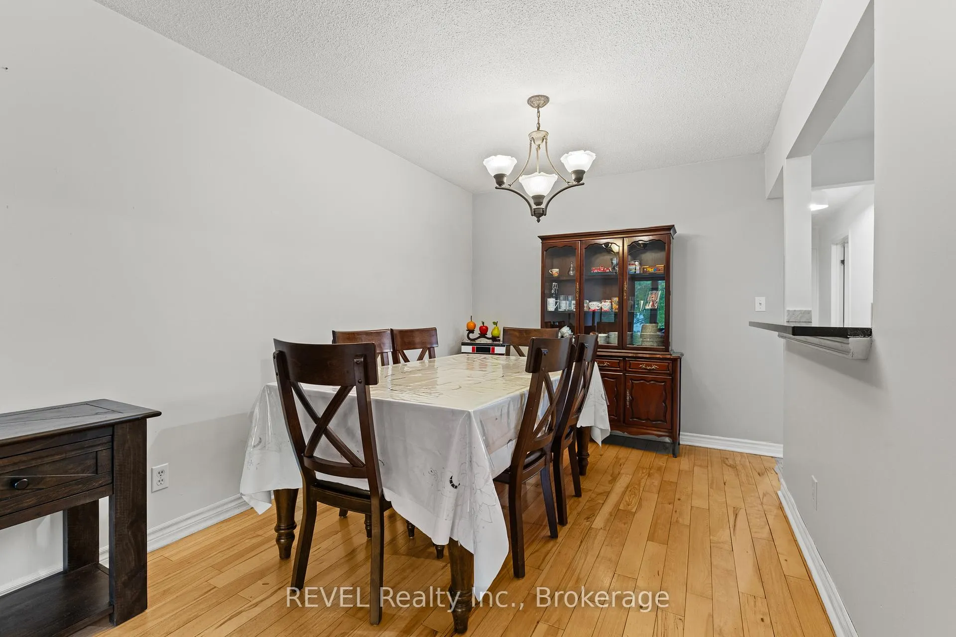 Photo 8 of 59 Terrace Avenue, Welland, Broadway — HOMEH