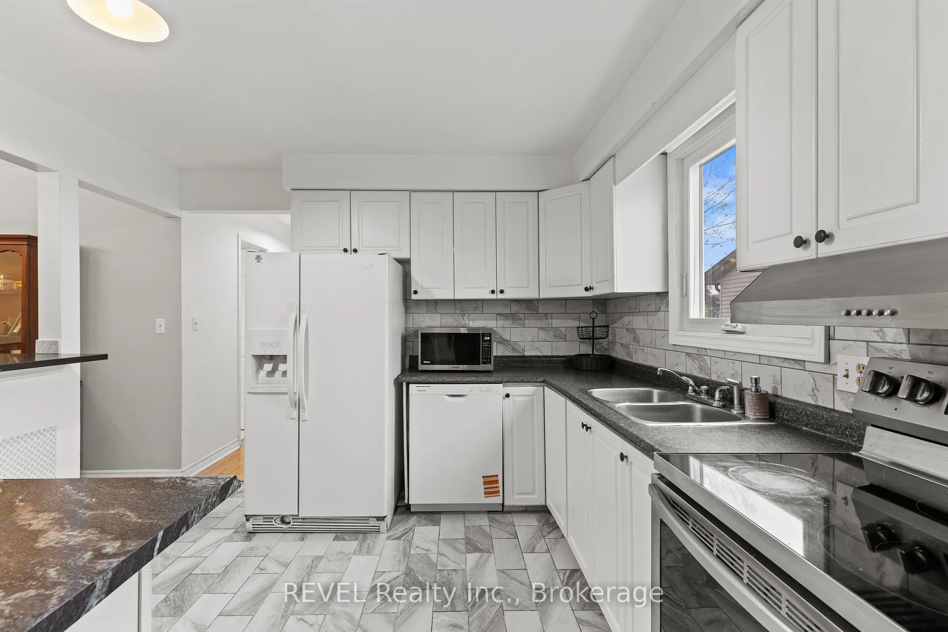 Photo 9 of 59 Terrace Avenue, Welland, Broadway — HOMEH