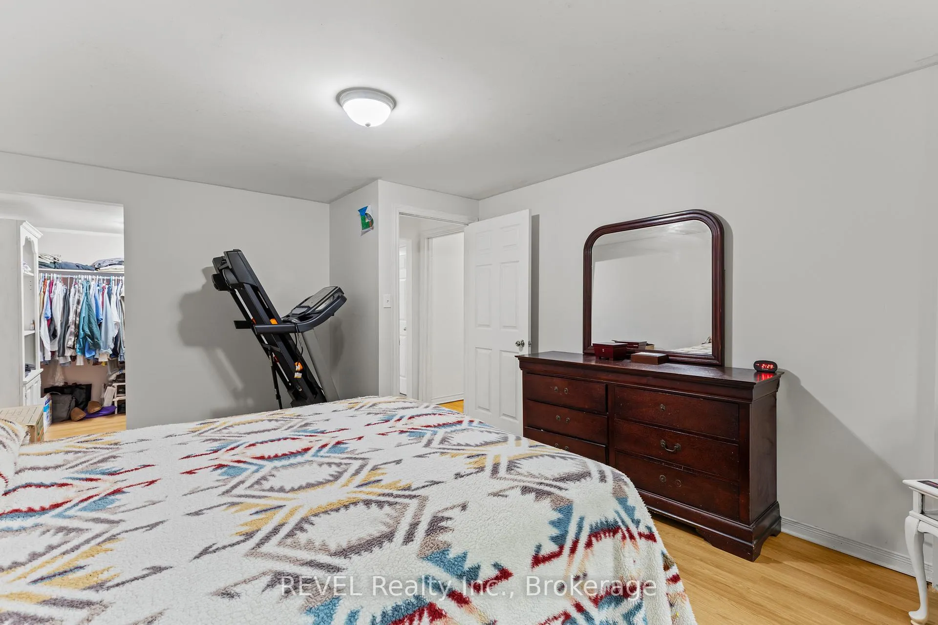 Photo 17 of 59 Terrace Avenue, Welland, Broadway — HOMEH
