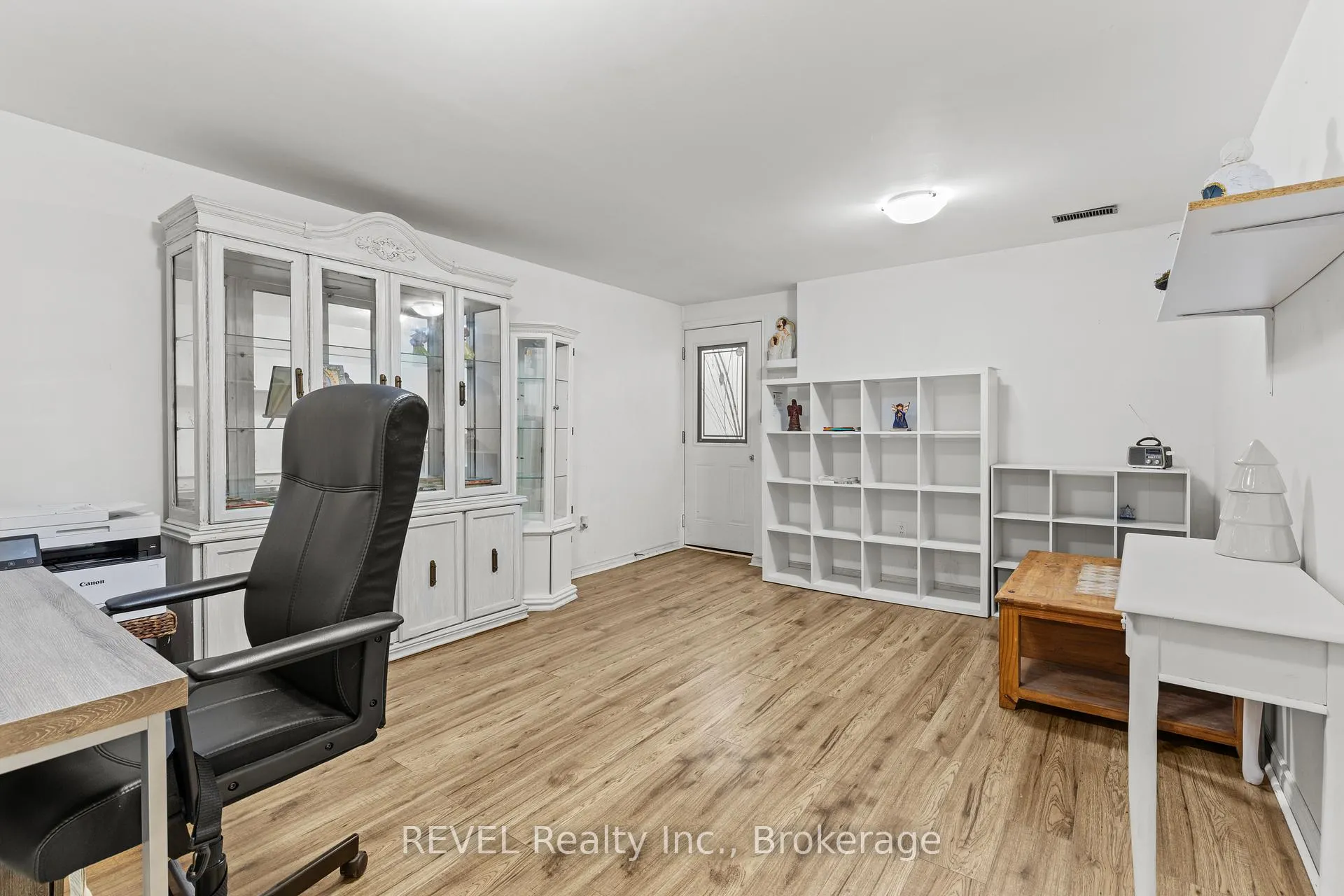 Photo 20 of 59 Terrace Avenue, Welland, Broadway — HOMEH