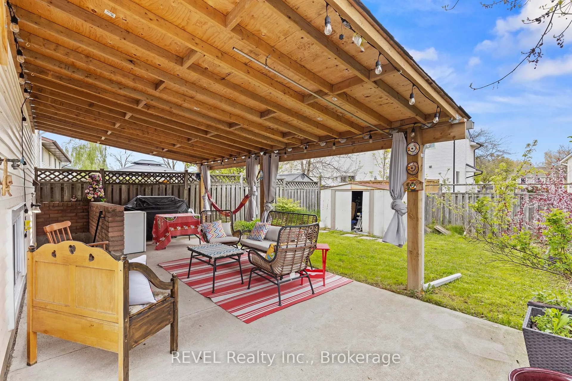 Photo 26 of 59 Terrace Avenue, Welland, Broadway — HOMEH