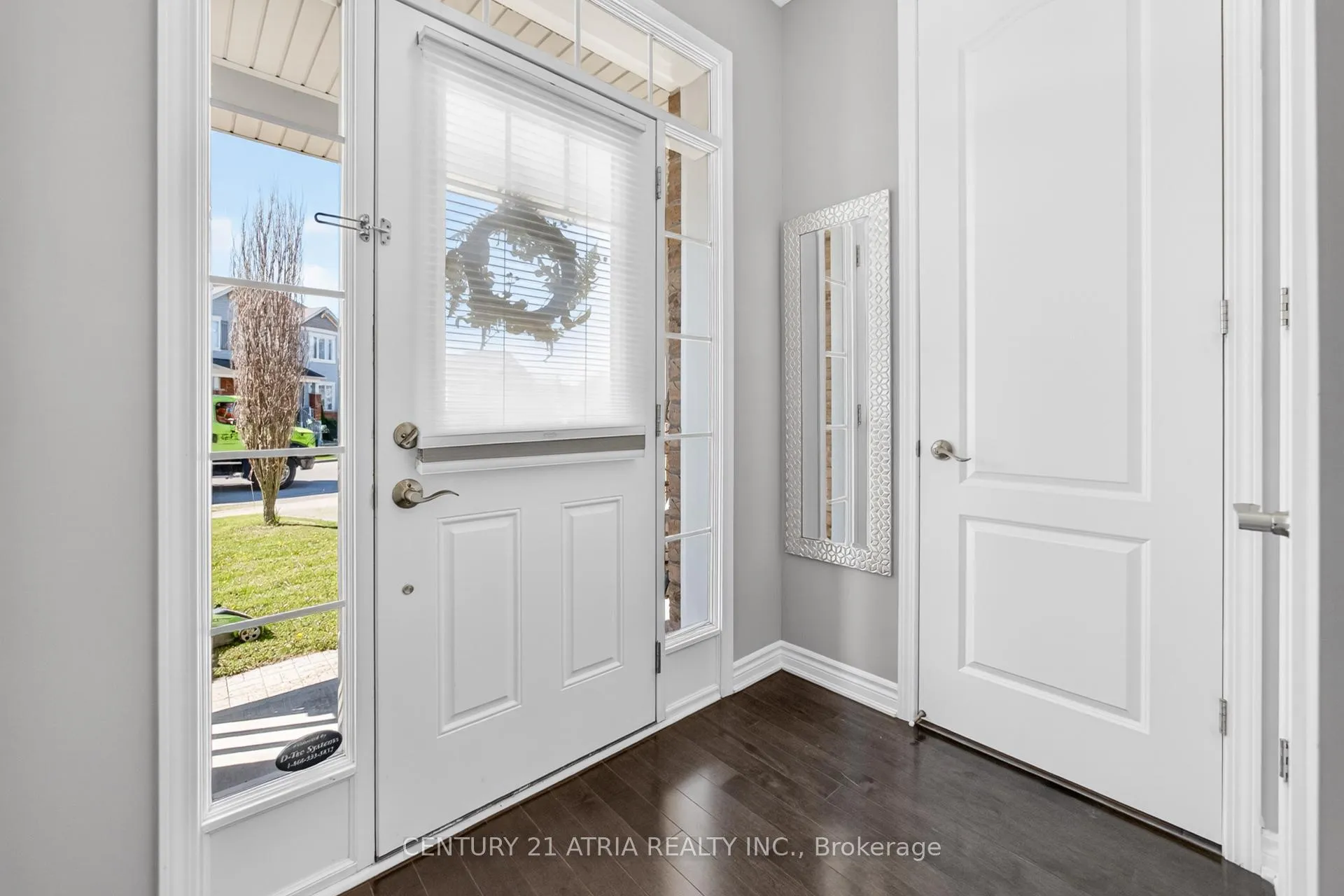 Photo 3 of 265 Fellowes Crescent, Hamilton, Waterdown — HOMEH