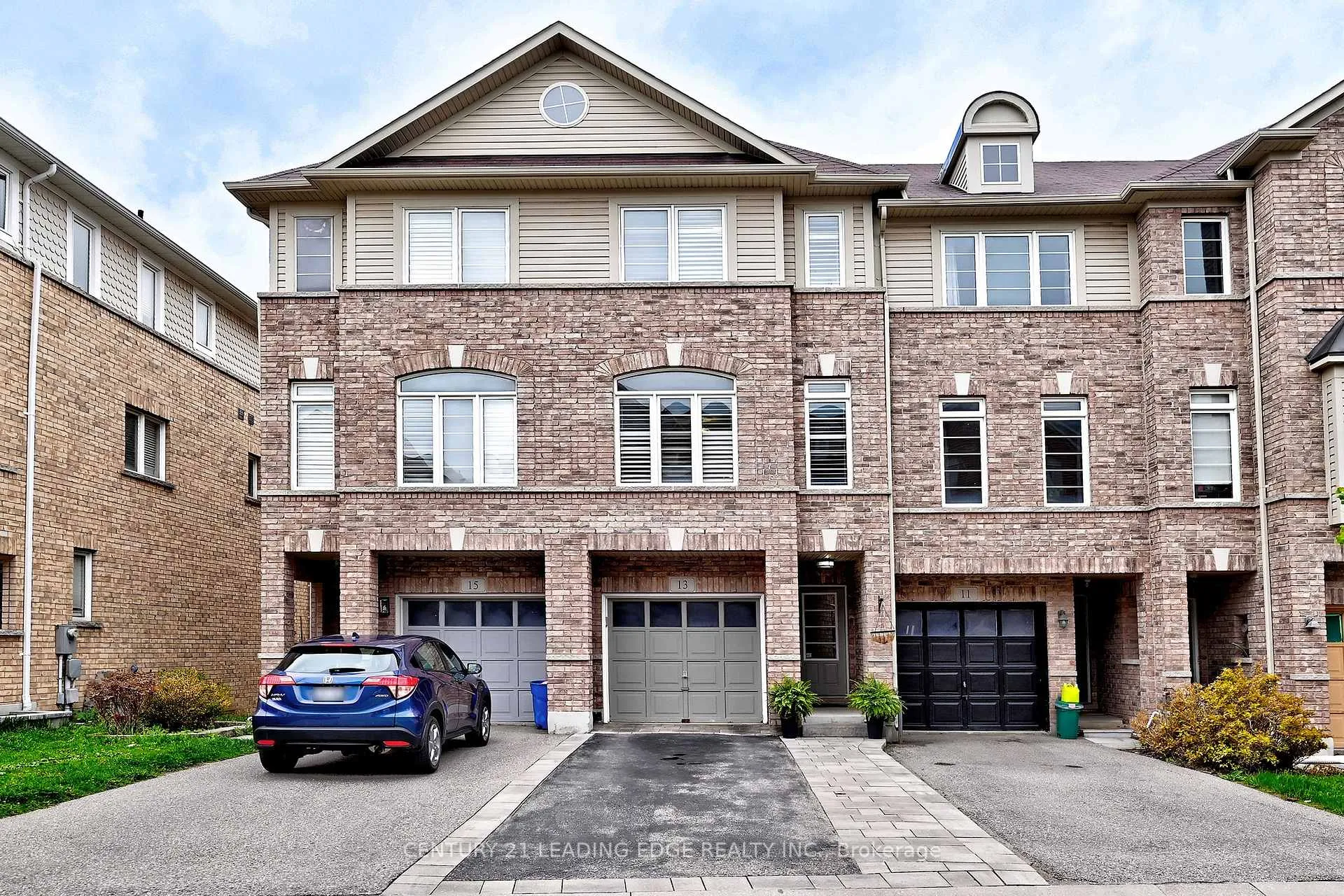 Photo 2 of 13 Beehive Lane, Markham, Wismer — HOMEH