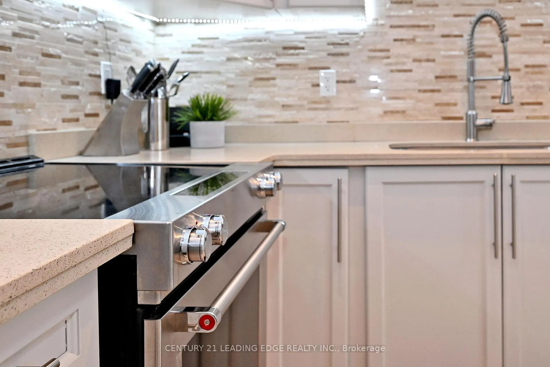 Photo 21 of 13 Beehive Lane, Markham, Wismer — HOMEH