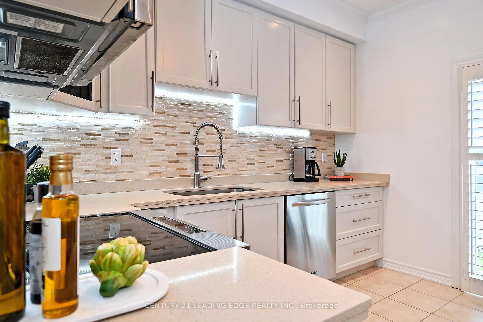 Photo 24 of 13 Beehive Lane, Markham, Wismer — HOMEH