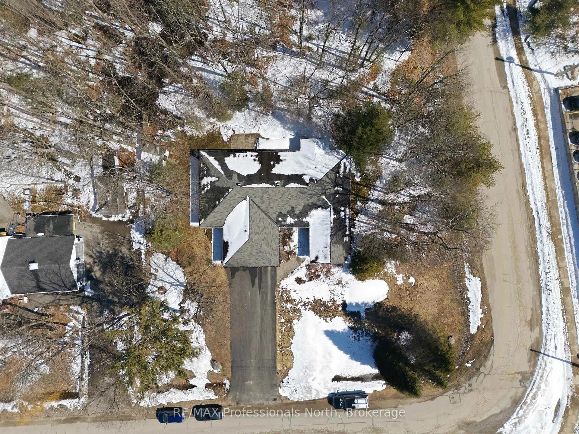 Photo 2 of 31 The Granite Bluff, Bracebridge, Macaulay — HOMEH