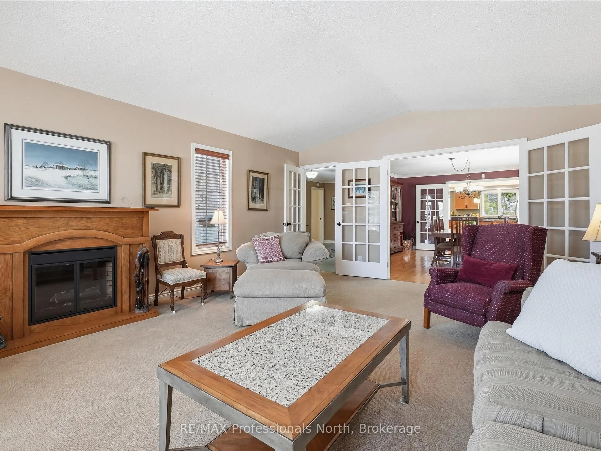 Photo 9 of 31 The Granite Bluff, Bracebridge, Macaulay — HOMEH