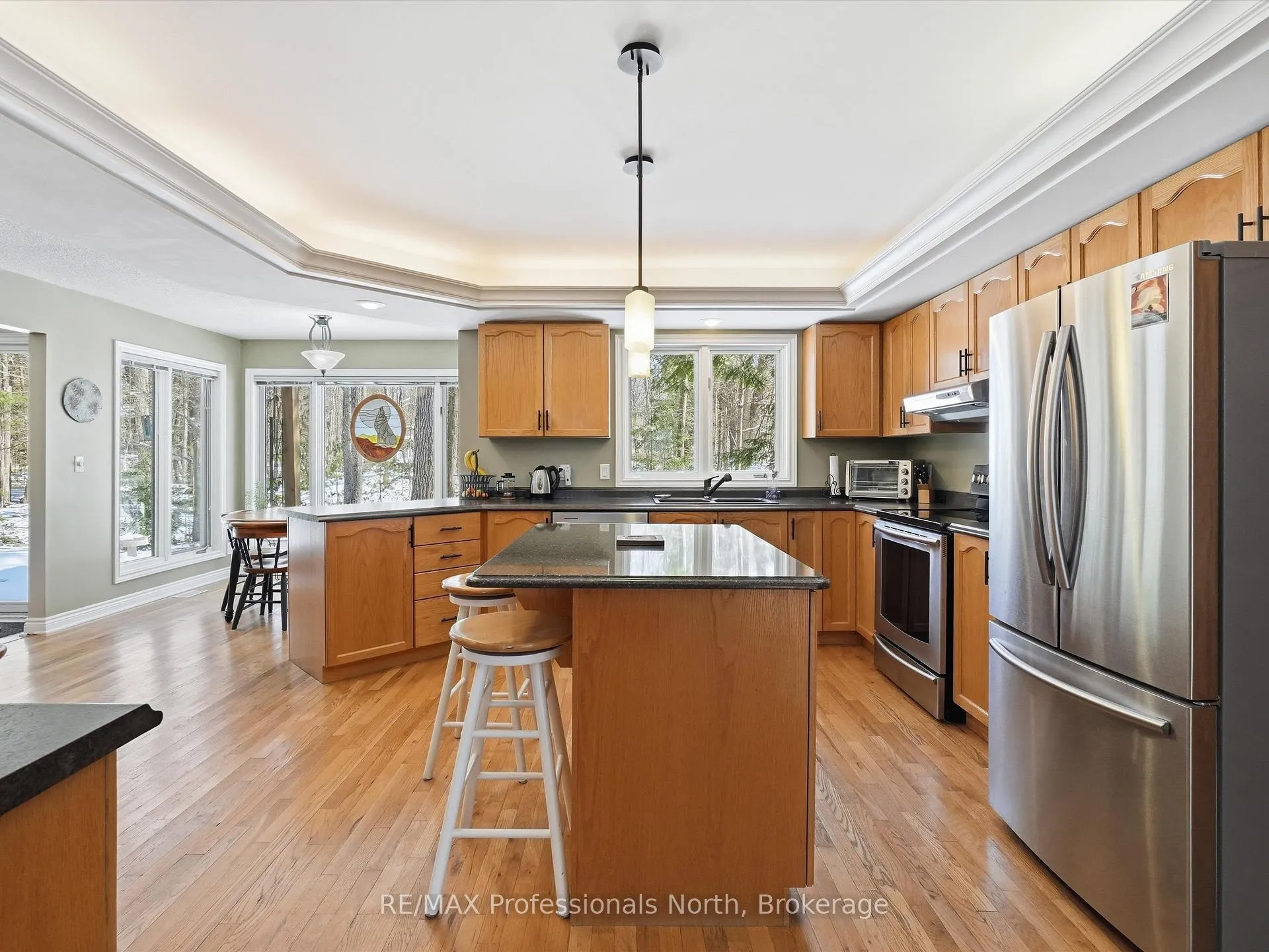 Photo 13 of 31 The Granite Bluff, Bracebridge, Macaulay — HOMEH