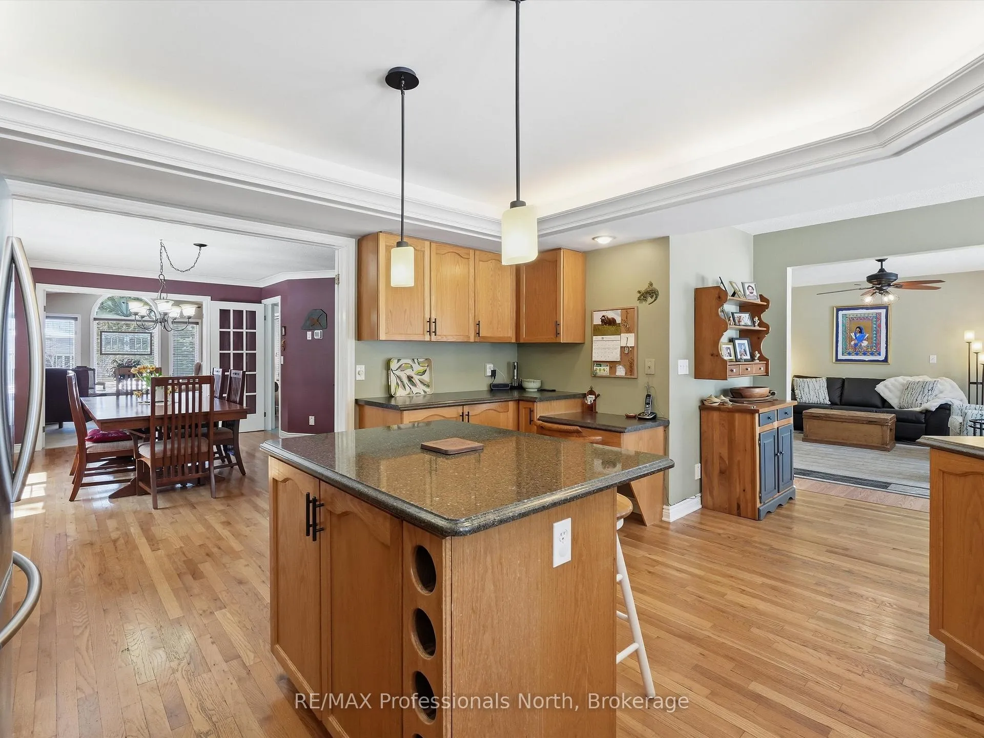 Photo 19 of 31 The Granite Bluff, Bracebridge, Macaulay — HOMEH