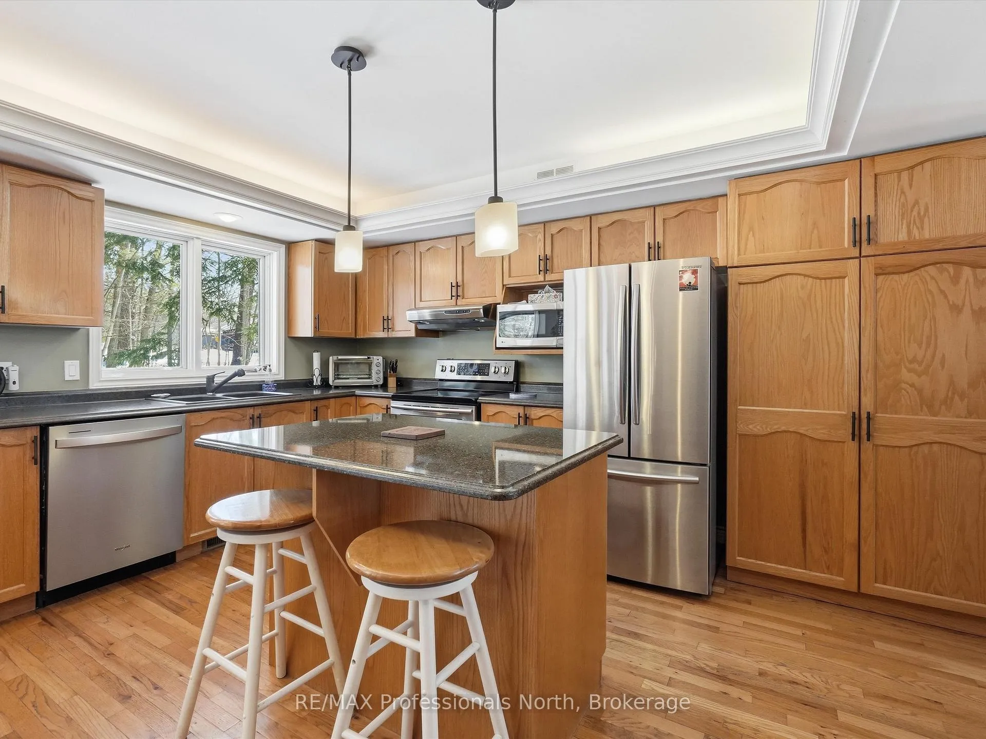 Photo 20 of 31 The Granite Bluff, Bracebridge, Macaulay — HOMEH