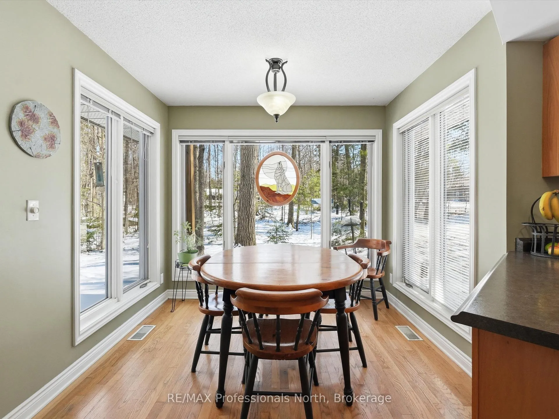Photo 21 of 31 The Granite Bluff, Bracebridge, Macaulay — HOMEH
