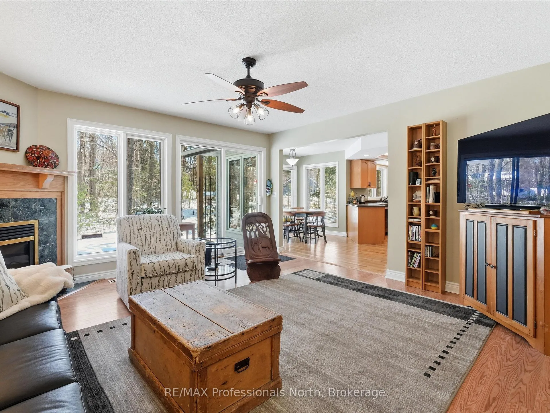 Photo 26 of 31 The Granite Bluff, Bracebridge, Macaulay — HOMEH
